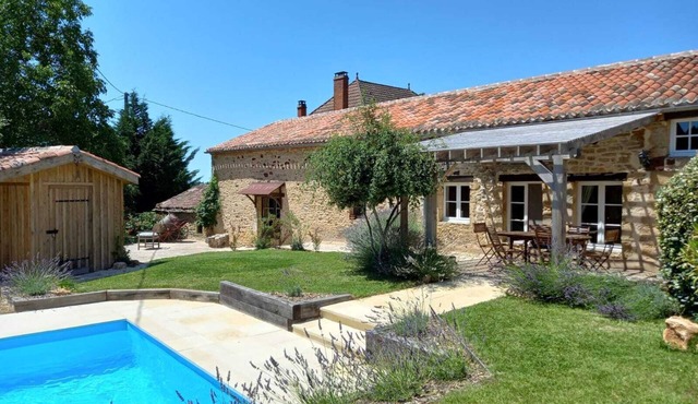 Gîte des Lavandes with private pool