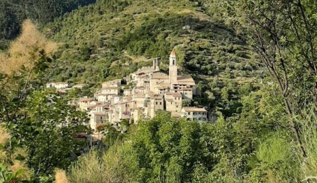Gîte des Remparts - Charming apartment in the heart of Lucéram with mountain view