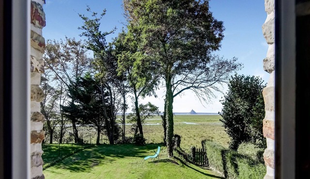Gîte des Salines in stone with views