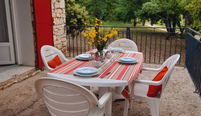 Gite des Vergiers 3* let yourself be seduced by the light and serenity of the setting