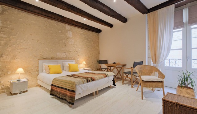 Gîte D’ici et d’Ailleurs – Authentic Charm in the Heart of the Historic Center with Wi-Fi