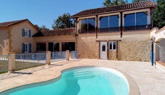 Gîte Domaine Rey, with swimming pool, in the heart of the countryside, secluded