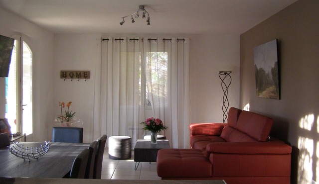 Gite du coq qui chantent 100 m2 with swimming pool