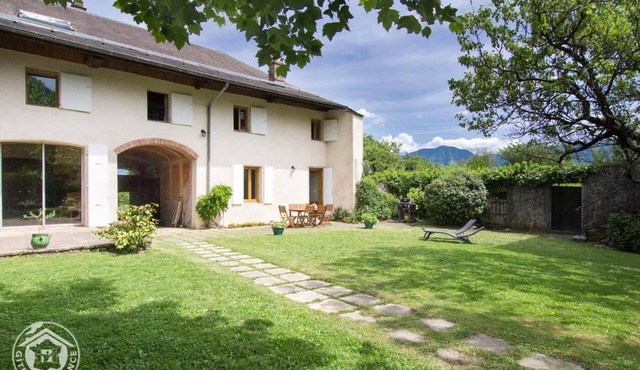 Gite Du Porche in Saint-Jean-de-la-Porte, charming 3-star gîte Gîte de France