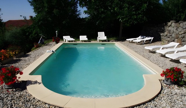 Gîte “Du Mas St Esprit” with Private Pool, Wi-Fi, and Air Conditioning