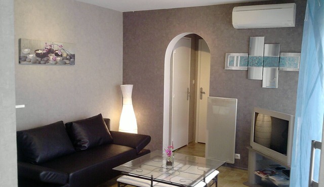 GITE DU PARC CLIMATISÉ au pied du parc du casino et des thermes à VALS LES BAINS