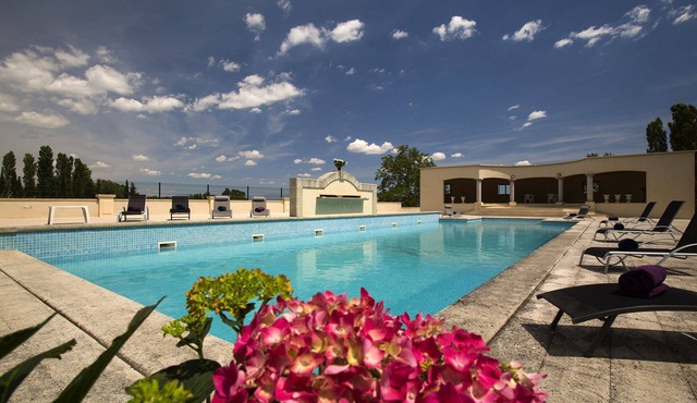 Gite du Plan des Aires with swimming pool