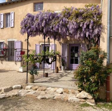 GITE DU ROY D'AMONT Plaine de l'Ain, repas sur réservation