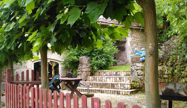 Gite E'Table vallé de la Dordogne Charlannes