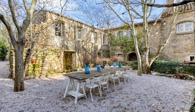 Gîte "En Famille" with Mountain View, Shared Pool and Wi-Fi