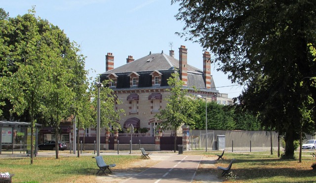 Gîte-Ensuite with Bath-Marronnier