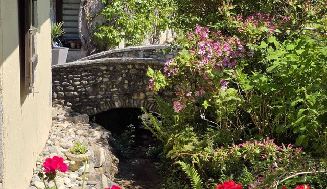 Gîte-Exclusive-Ensuite with Shower-Woodland view-Dans un ancien moulin