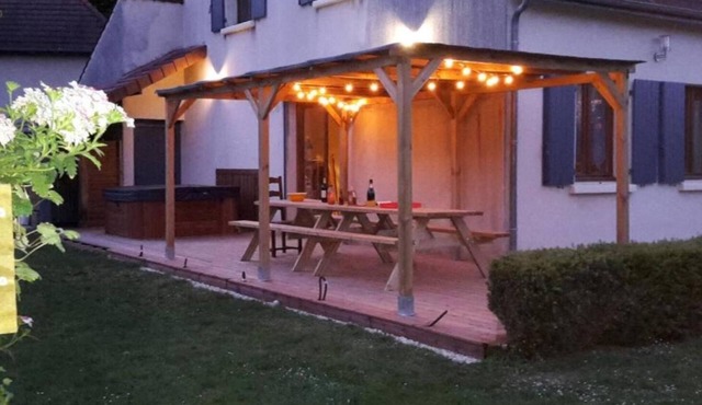 Gîte familial - On the banks of the Nivernais Canal