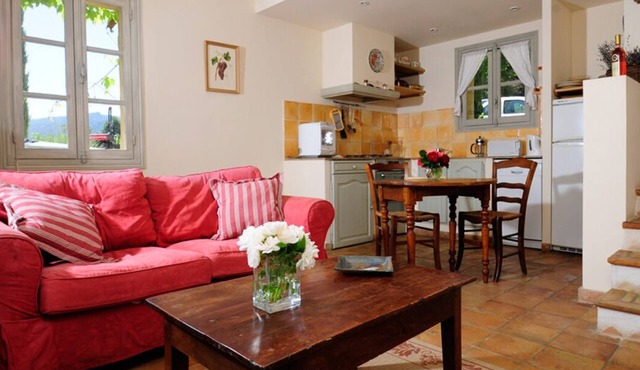 Gîte Figuier - in the Provencal farmhouse of Domaine Faverot