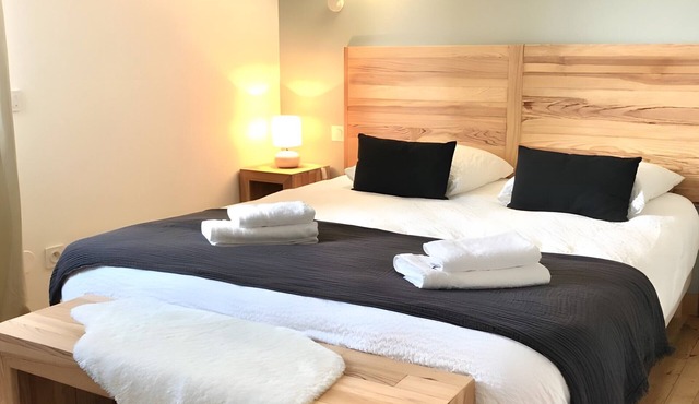 Gîte "Fleur de Miel" – Renovated House in the Heart of the Lakes Region