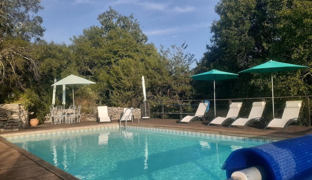 Gite for 10 people in the heart of Quercy with heated swimming pool