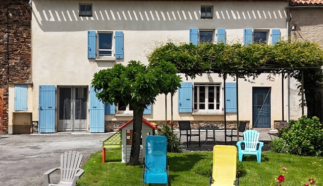 Gite for 10 near Tarn Valley in the Monts d'Alban