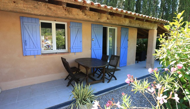Gîte for 2 to 3 people in the heart of a 4100 m² garden