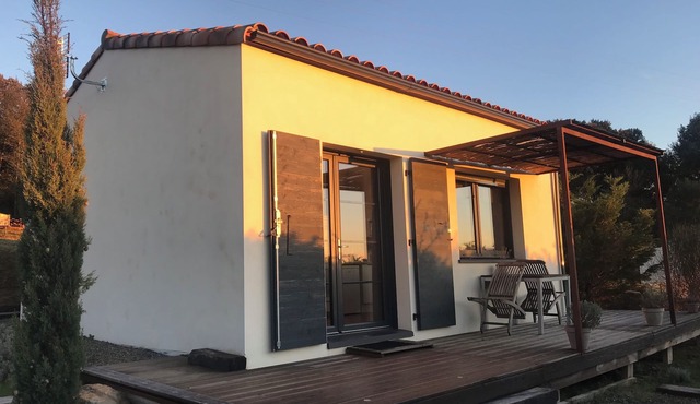 Gite for 2, in the countryside, 15 minutes from the medieval town of Carcassonne