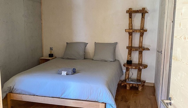 Gite for 2 to 4 p. surrounded by greenery and moun