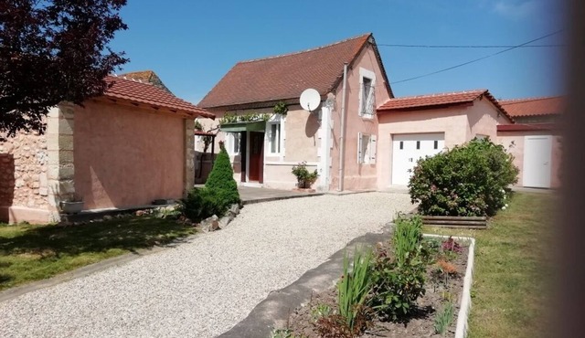 Gite for 4 adults and a cot in the Isle valley