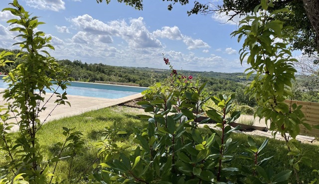 Gite for 4 people with private swimming pool and magnificent view