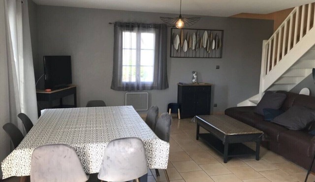 Gite for 8 people in an estate with 2 swimming poo