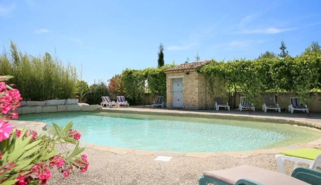Gite for 8 people in Provencal house with swimming pool in Provence!