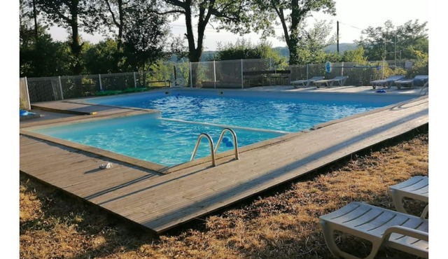 Gîte for 4 people in the heart of nature with swimming pool
