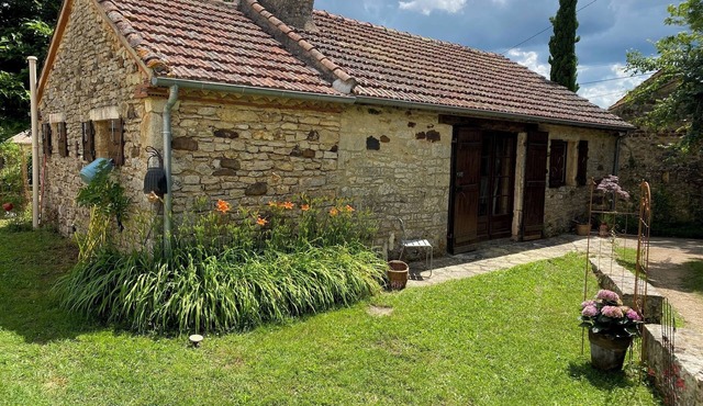 Gîte for 2 to 3 people in Périgord Noir at the gateway to the Dordogne and Lot regions