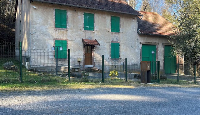 Gîte for 8 people in the middle of nature. Pets welcome!