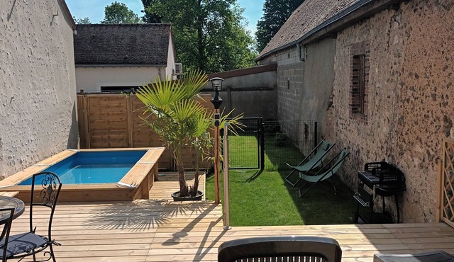 Gite Entre Beauce et Perche Avec Terrasse, Piscine et Jardin Privatif!