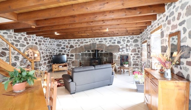 Gite Saint-Cirgues-de-Jordanne, 2 bedrooms, 4 persons