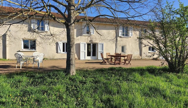 Gîte "Domaine de Collonges" with Private Terrace and Garden