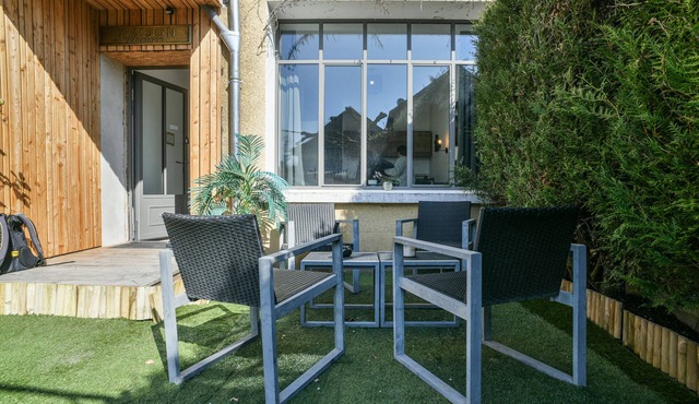 Gîte Les Tilleuls with Garden and Private Jacuzzi