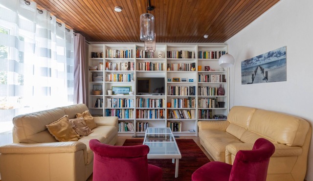 'Gite Galet Rose', 3 stars, with Private Terrace, Private Garden and Wi-Fi