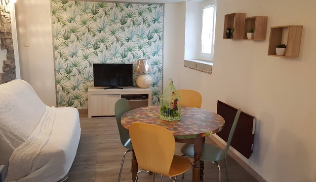 Gîte "Gîte Du Vignal" with Private Garden and Wi-Fi