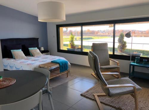 Gite-Grand studio contemporain proche Toulouse dans domaine Equestre