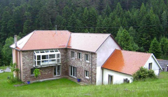 Gîte Gretel, in a green setting by a stream