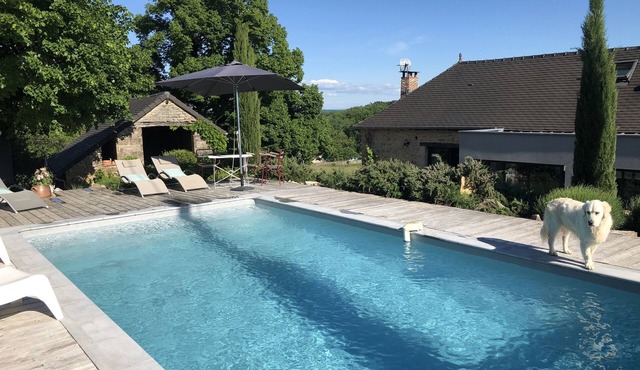 Gîte in stone house with swimming pool between sarlat and brive