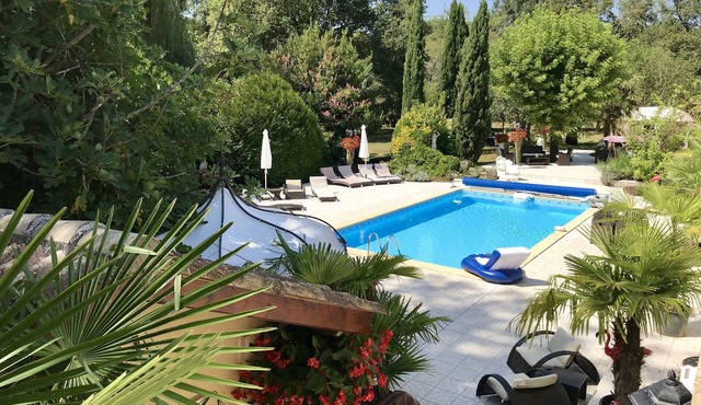 Gîte in the heart of the Bordeaux countryside 1H from the sea