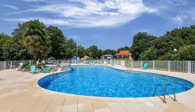 Gîte in a holiday park with swimming pool