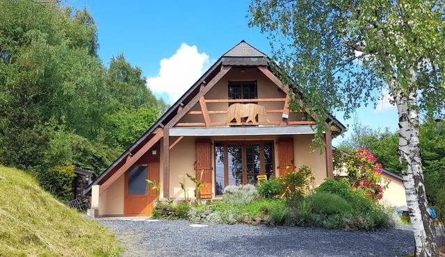 Gîte in a small village perched on a pièmont ridge in the heart of the Pyrenees.