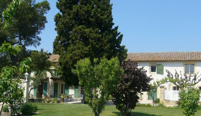 Gîte in an early 18th-century Provencal farmhouse