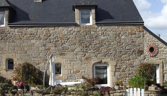 Gîte in character house, quiet, between sea and countryside, sleeps 5