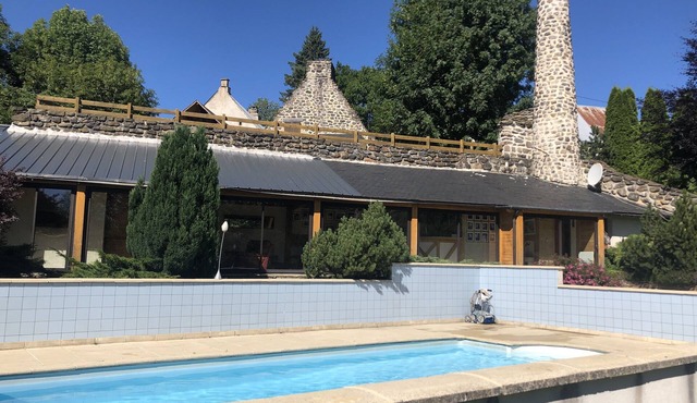 Gîte in the mountains 1140m facing the swimming pool ideal for hiking guaranteed change of scenery