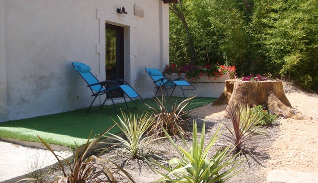 Gite in Petite Camargue for2persons on the banks of the Petit Rhône