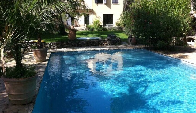 GITE IN PROVENCAL FARMHOUSE WITH PRIVATE POOL