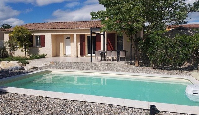 Gite in Provence, 8 people, air conditioning, internet, private pool