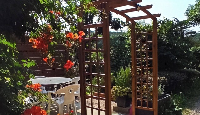 GITE IN RENOVATED FARMHOUSE IN QUIET COUNTRY SETTING